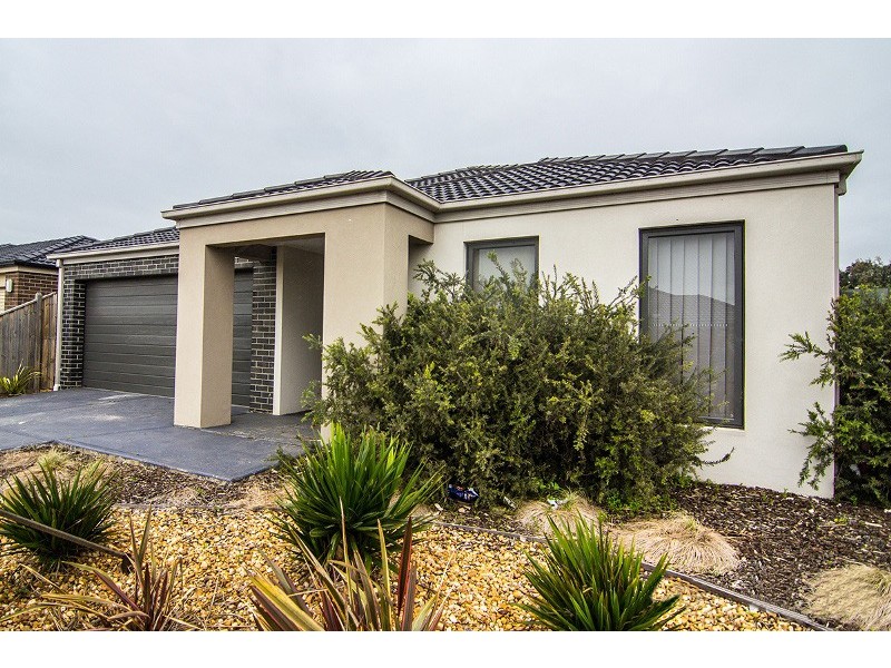 13 Black Caeser Drive, Cranbourne East VIC 3977