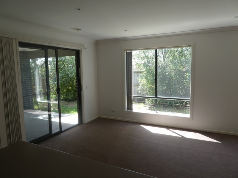 13 Black Caeser Drive, Cranbourne East VIC 3977