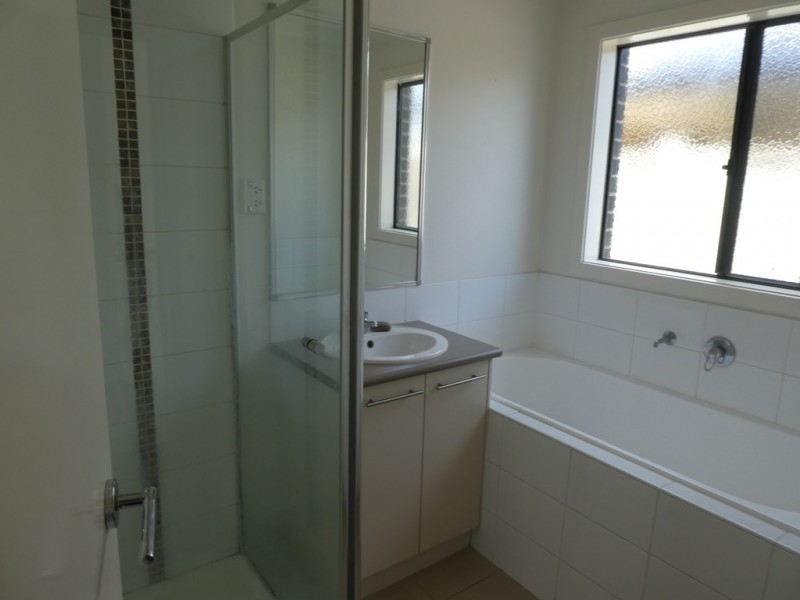 13 Black Caeser Drive, Cranbourne East VIC 3977