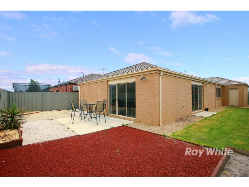 11 Chorus Way, Cranbourne East VIC 3977
