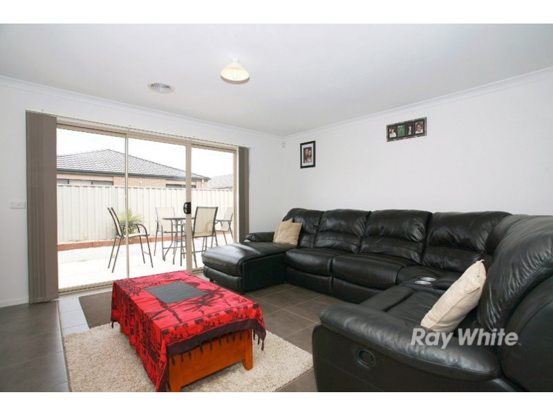 11 Chorus Way, Cranbourne East VIC 3977