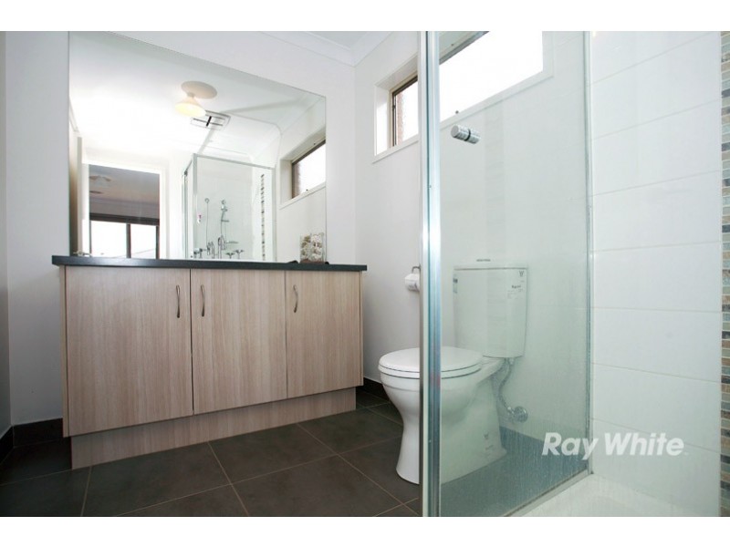 11 Chorus Way, Cranbourne East VIC 3977