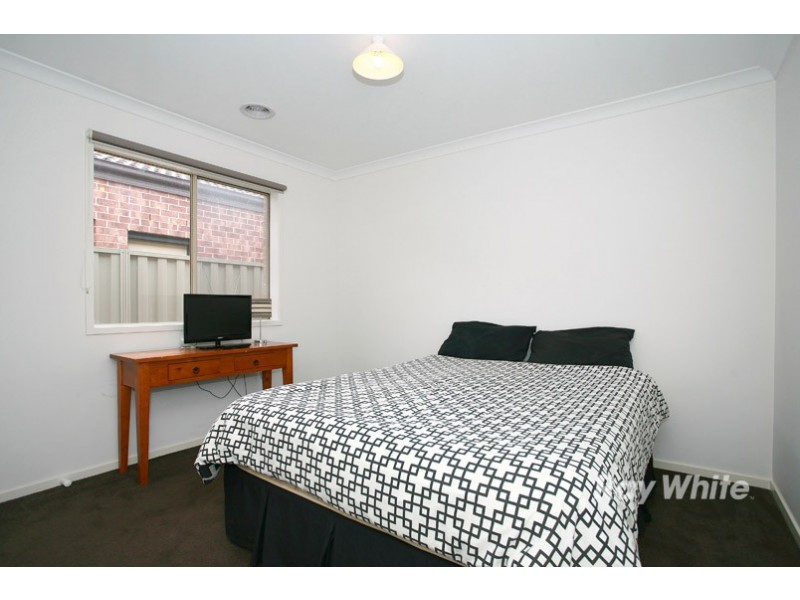 11 Chorus Way, Cranbourne East VIC 3977