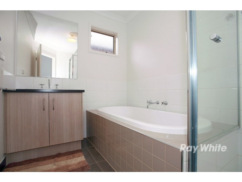 11 Chorus Way, Cranbourne East VIC 3977