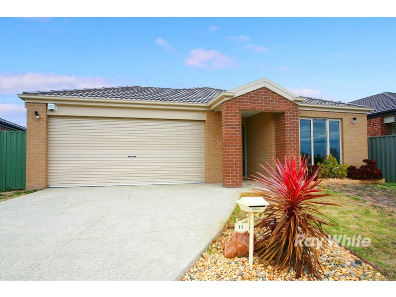 11 Chorus Way, Cranbourne East VIC 3977