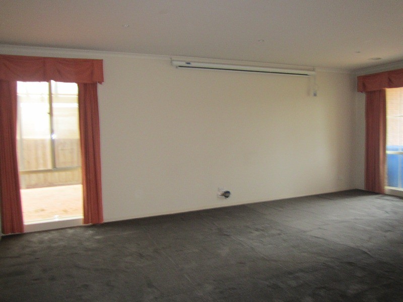 13 Nerrena Rise, Cranbourne West VIC 3977