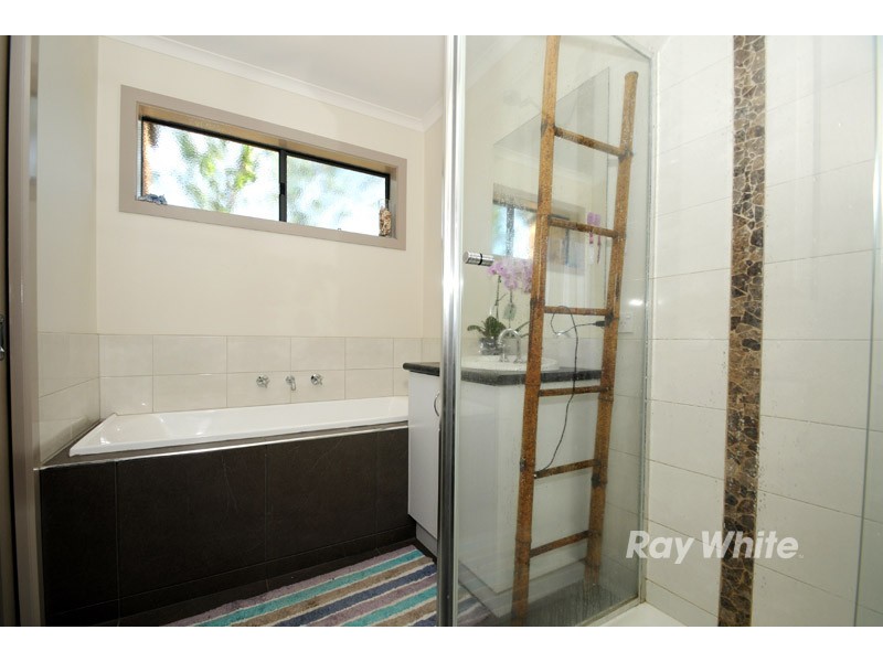 11 Baltic Way, Cranbourne West VIC 3977