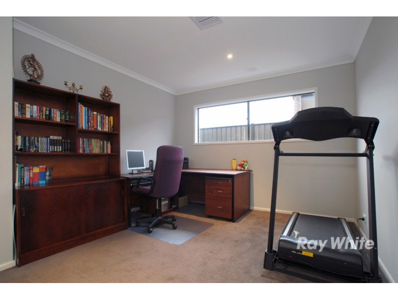 16 Palomino Avenue, Clyde VIC 3978