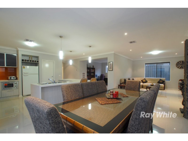 16 Palomino Avenue, Clyde VIC 3978