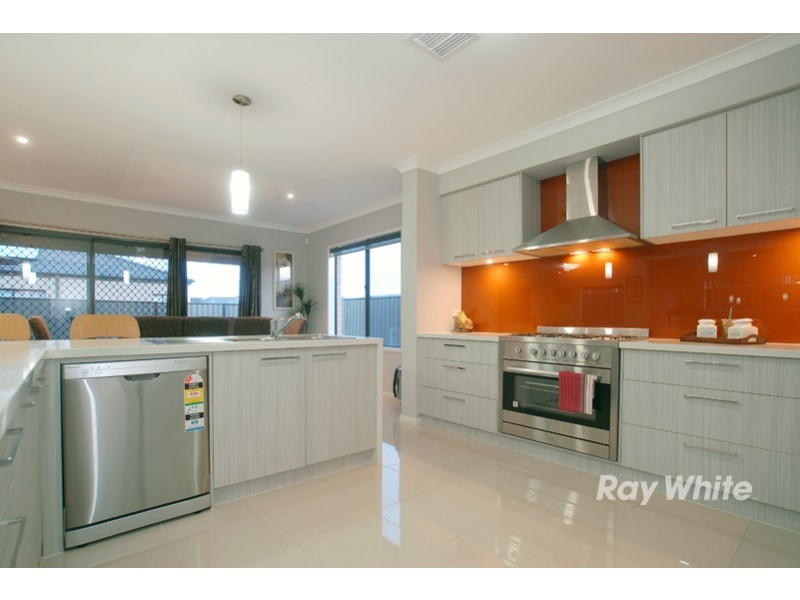 16 Palomino Avenue, Clyde VIC 3978