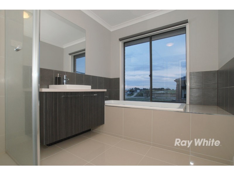 16 Palomino Avenue, Clyde VIC 3978