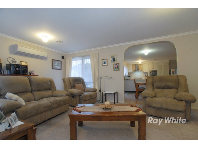 66 Elizabeth Street, Cranbourne North VIC 3977