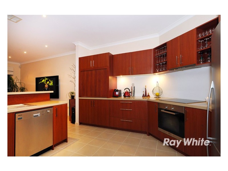 9 Flowering Gum Lane, Sandhurst VIC 3977