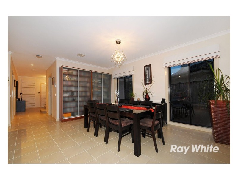 9 Flowering Gum Lane, Sandhurst VIC 3977