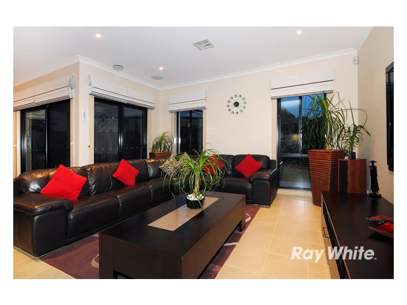 9 Flowering Gum Lane, Sandhurst VIC 3977