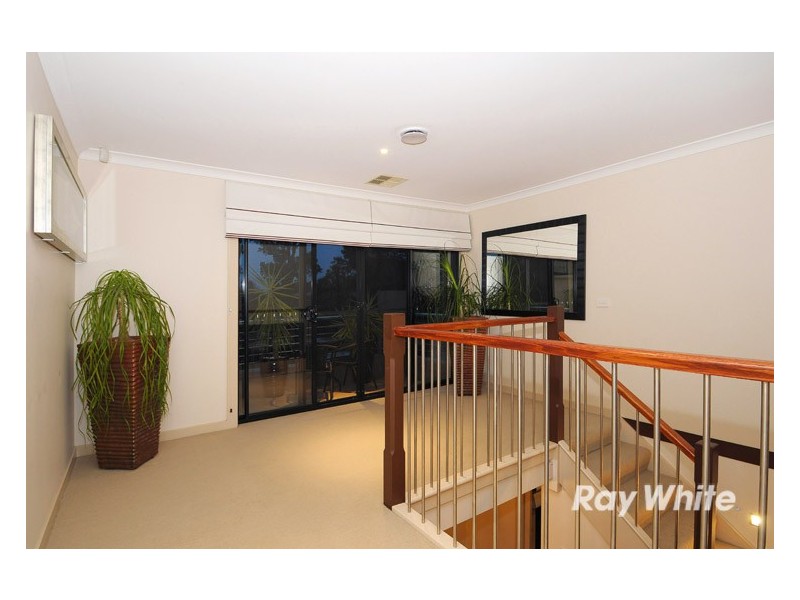 9 Flowering Gum Lane, Sandhurst VIC 3977