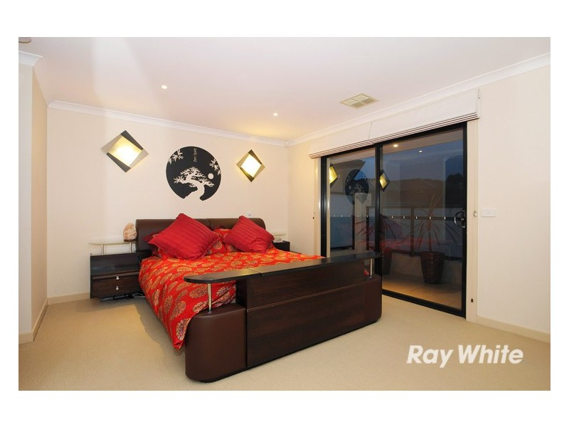 9 Flowering Gum Lane, Sandhurst VIC 3977