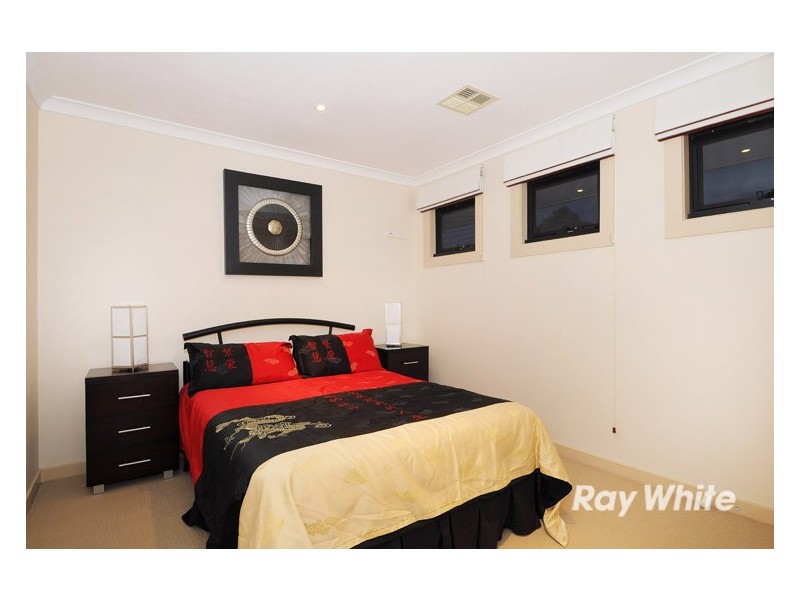 9 Flowering Gum Lane, Sandhurst VIC 3977