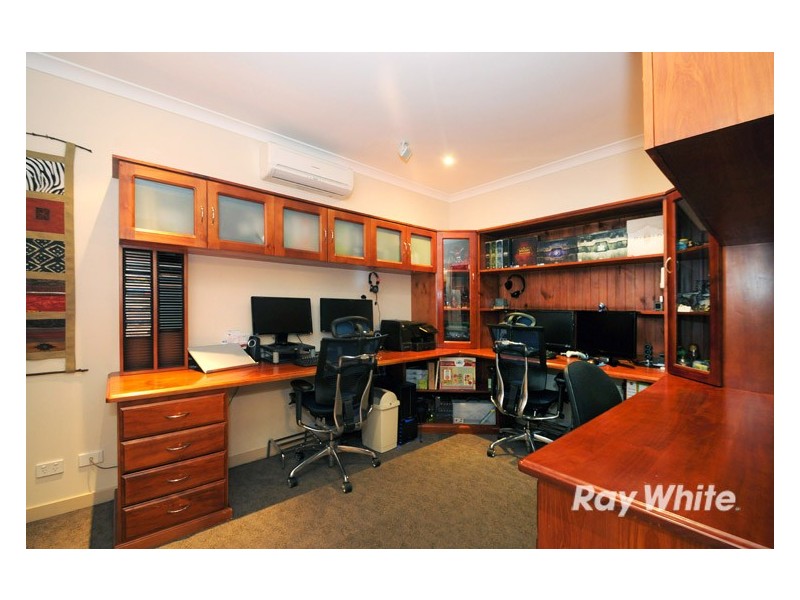 9 Flowering Gum Lane, Sandhurst VIC 3977