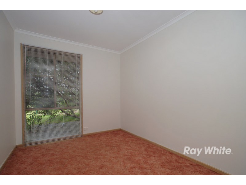 21 Denham Cres, Cranbourne North VIC 3977