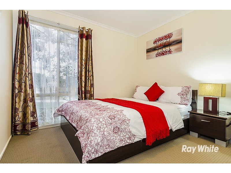 20 Henry Lawson Drive, Lynbrook VIC 3975