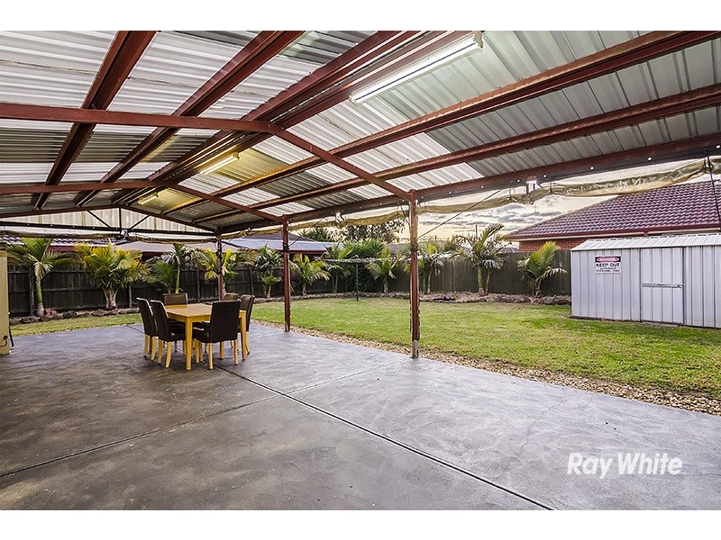 20 Henry Lawson Drive, Lynbrook VIC 3975