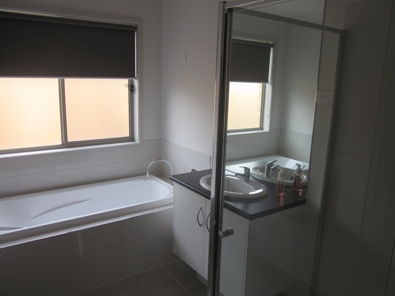 21 Chantenay Parade, Cranbourne North VIC 3977