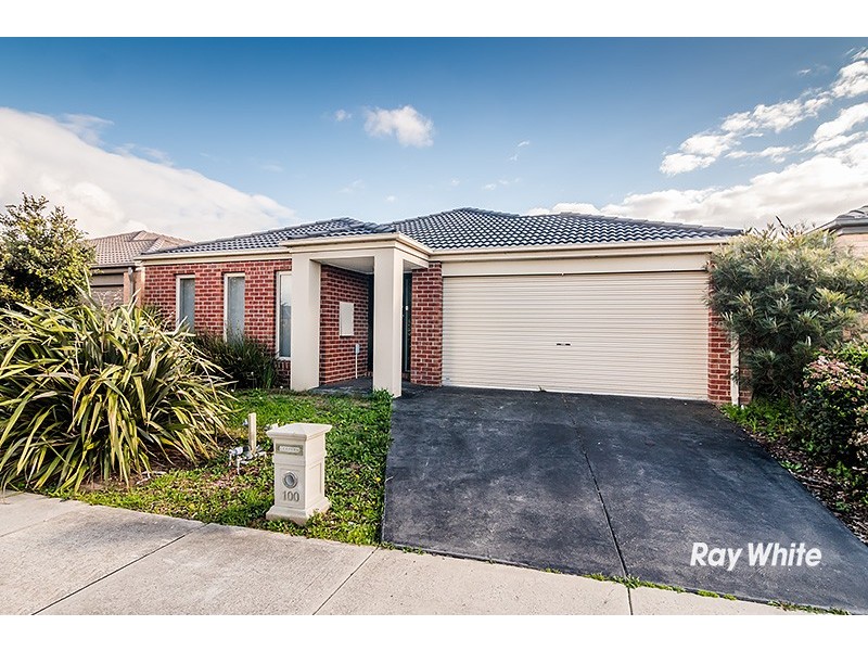 100 Mountainview Boulevard, Cranbourne North VIC 3977
