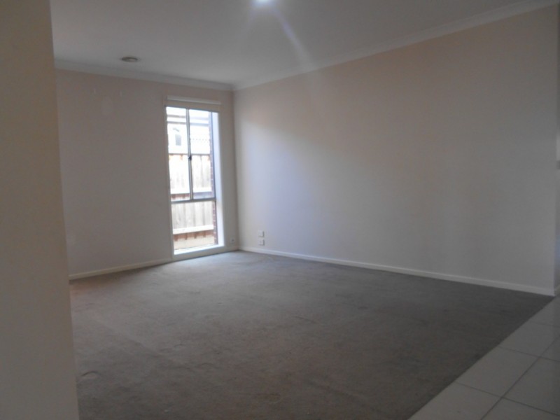 100 Mountainview Boulevard, Cranbourne North VIC 3977