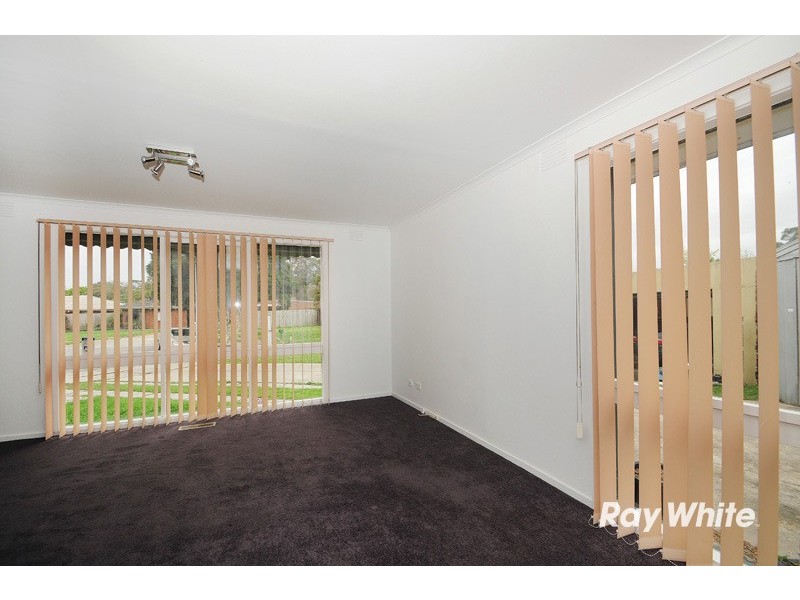 15 Hunter Court, Cranbourne North VIC 3977