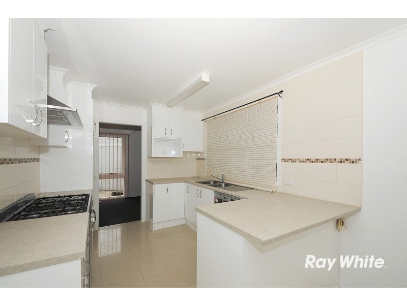 15 Hunter Court, Cranbourne North VIC 3977