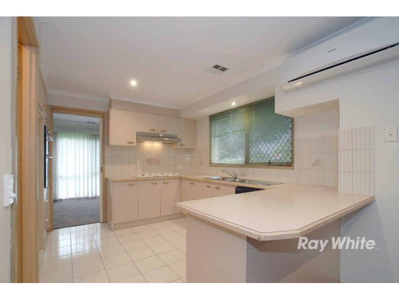143 Lawless Drive, Cranbourne North VIC 3977