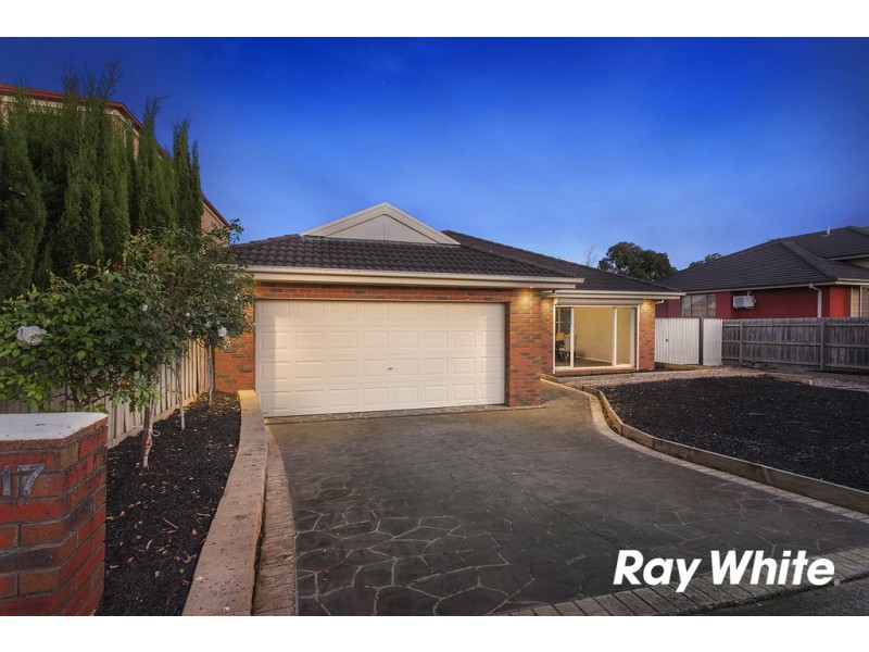17 Cobbler Grange, Lynbrook VIC 3975