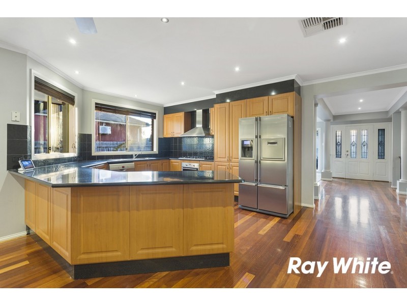 17 Cobbler Grange, Lynbrook VIC 3975
