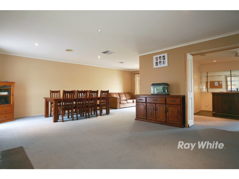 84 Circle Drive South, Cranbourne VIC 3977