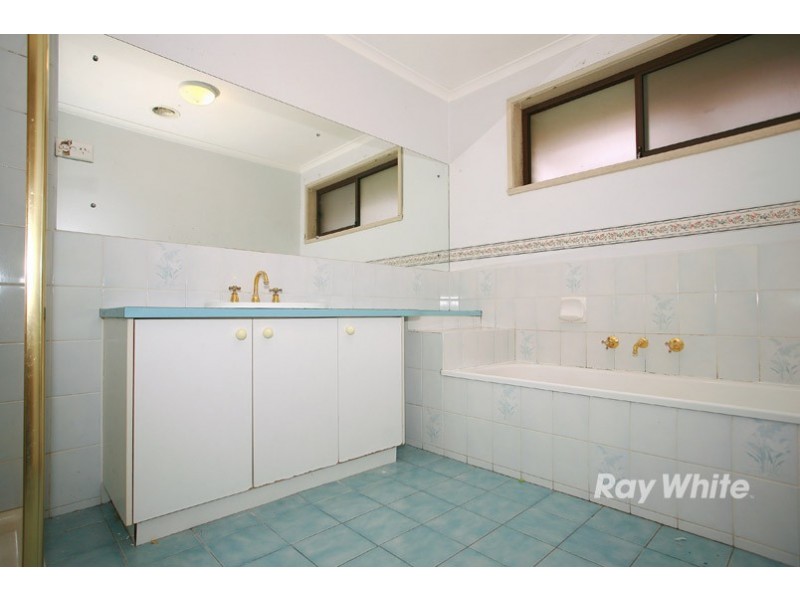 84 Circle Drive South, Cranbourne VIC 3977