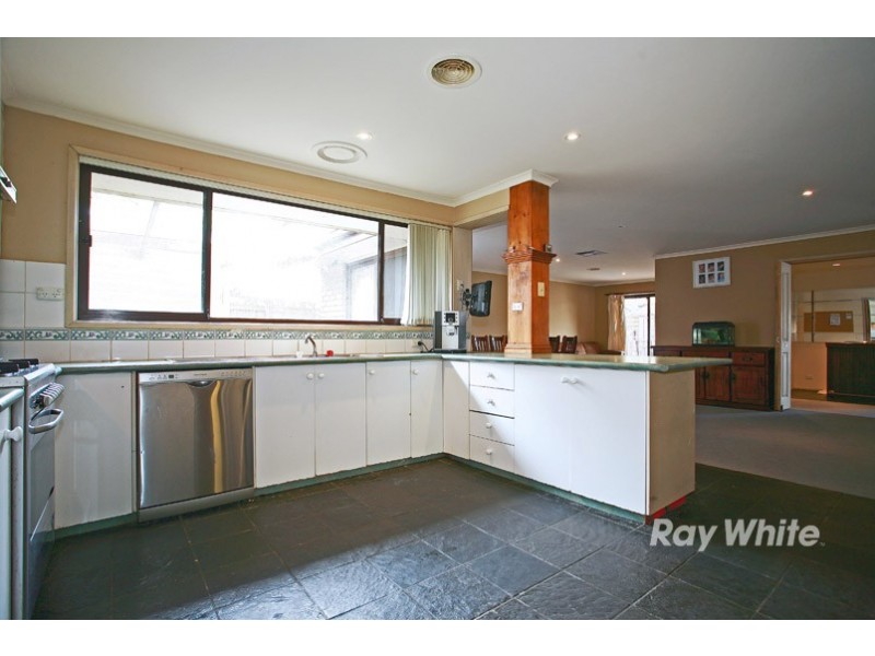 84 Circle Drive South, Cranbourne VIC 3977