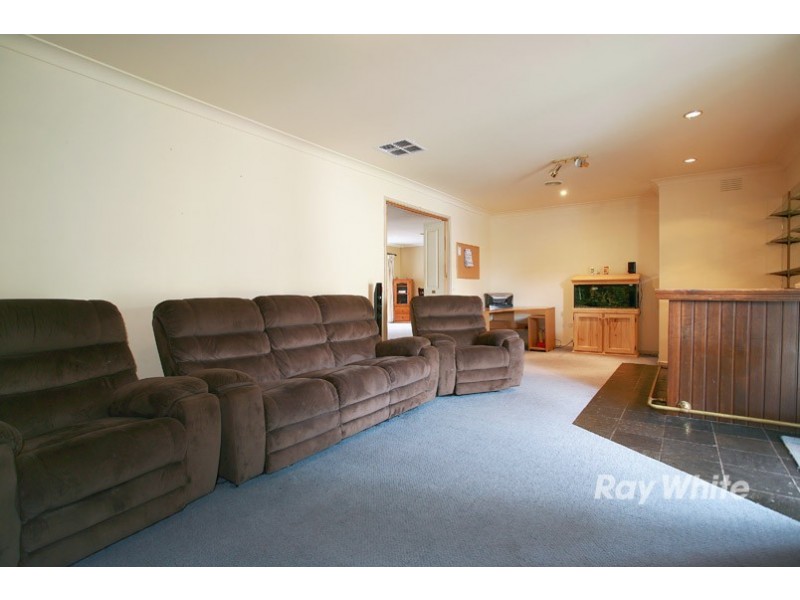 84 Circle Drive South, Cranbourne VIC 3977