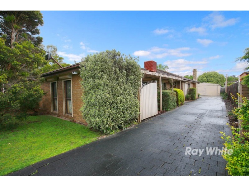 84 Circle Drive South, Cranbourne VIC 3977