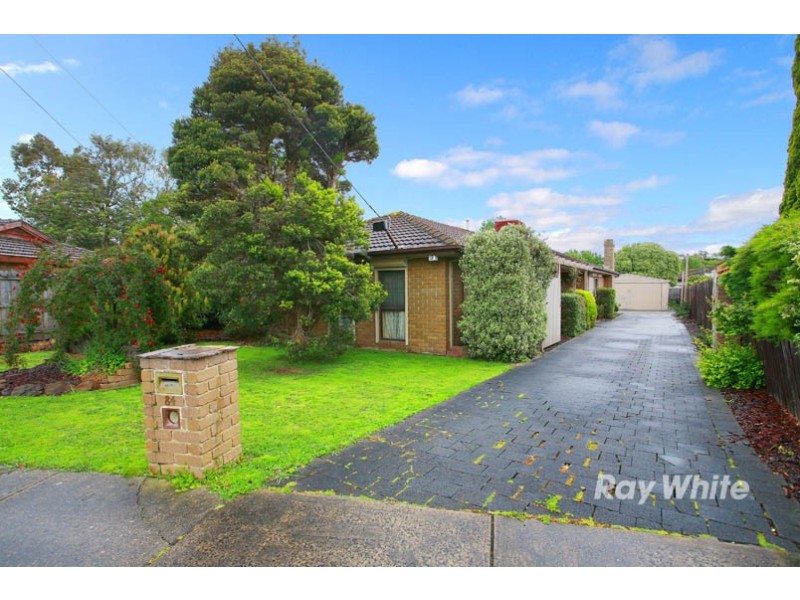 84 Circle Drive South, Cranbourne VIC 3977