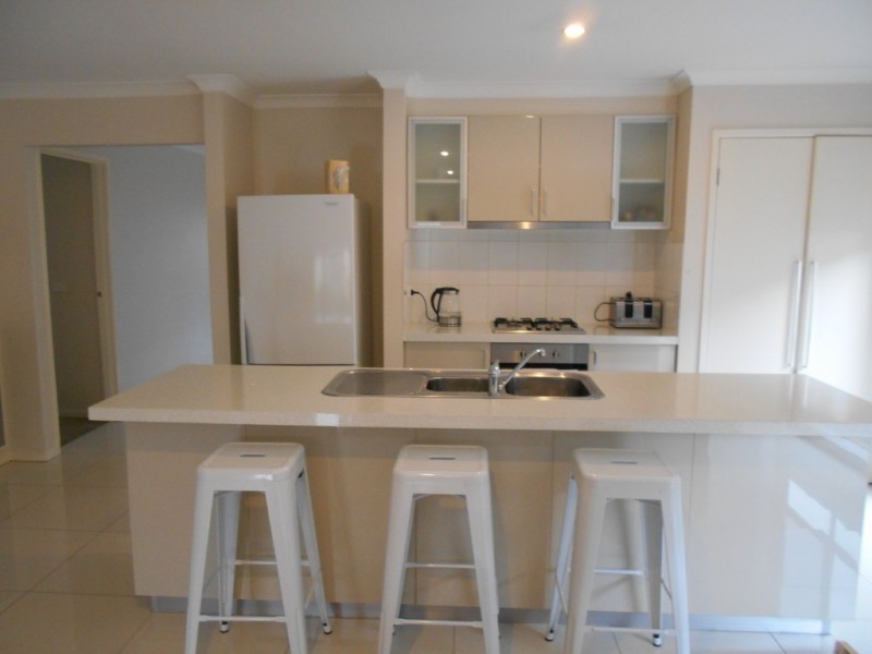 86 Mountainview Boulevard, Cranbourne North VIC 3977