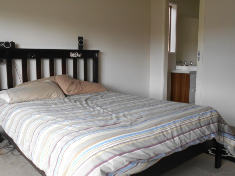 86 Mountainview Boulevard, Cranbourne North VIC 3977