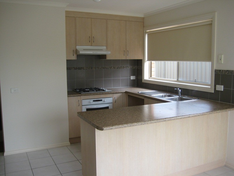 26 Mossman Drive, Cranbourne VIC 3977