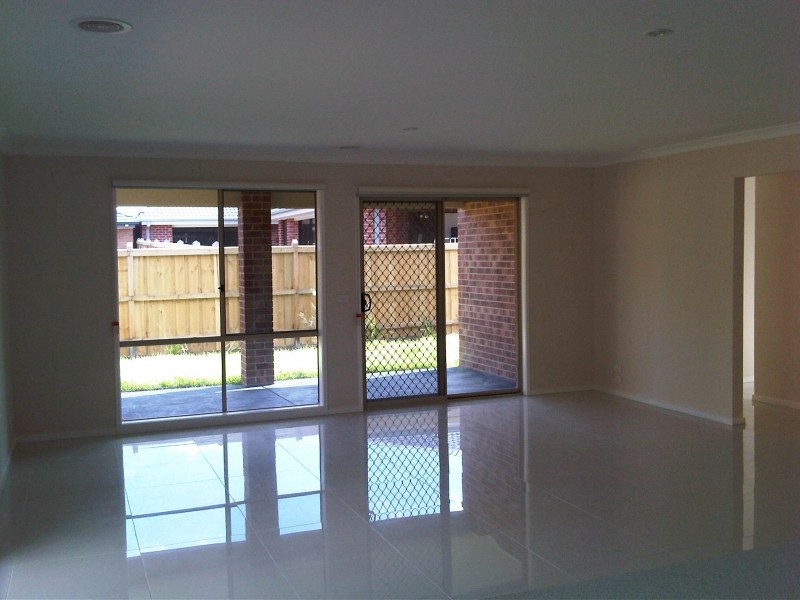 96 Mountainview Boulevard, Cranbourne North VIC 3977