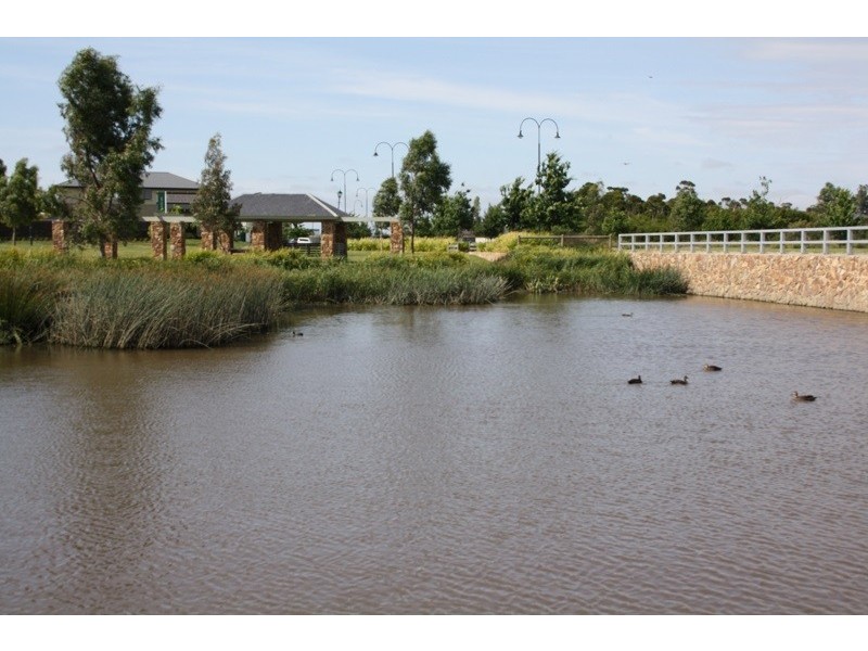 31 Arrow Road, Cranbourne East VIC 3977