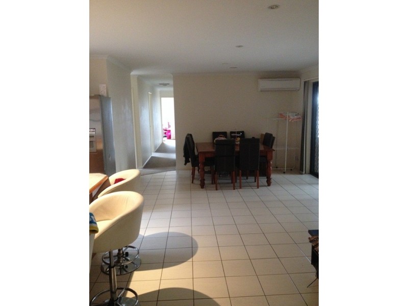 5 Nirringa Drive, Hampton Park VIC 3976