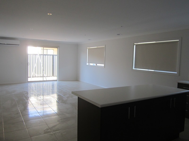 7 Calabrese Circuit, Clyde North VIC 3978