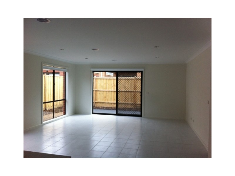 5 Cranbrook Circuit, Officer VIC 3809