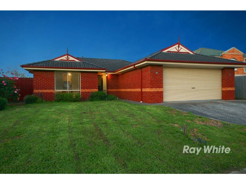 33 Carboni Crescent, Lynbrook VIC 3975