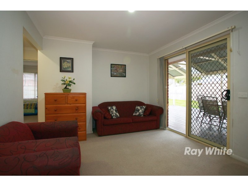 33 Carboni Crescent, Lynbrook VIC 3975